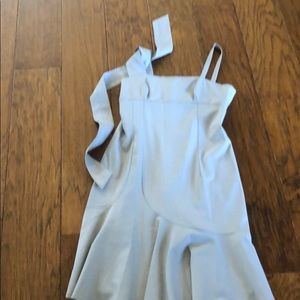 Gorgeous on light beige silver 👗